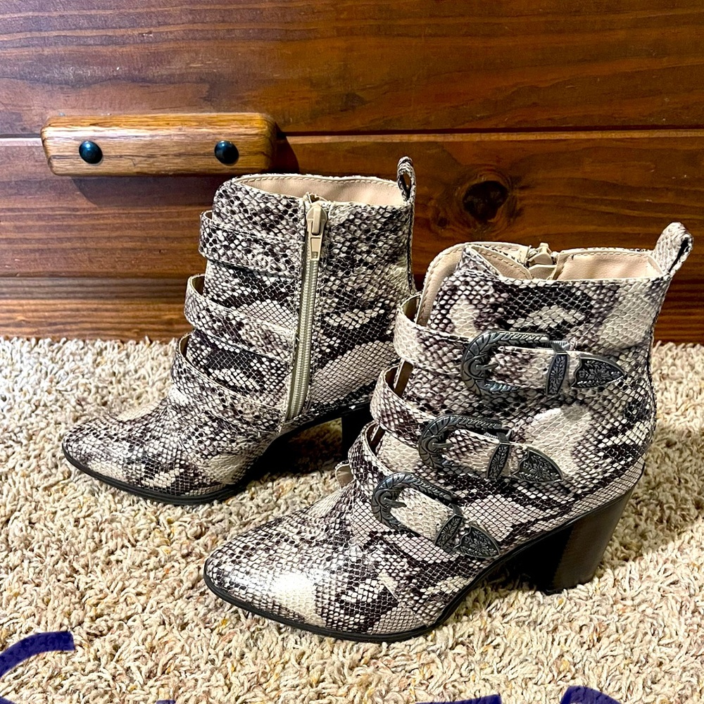 JustFab brand new- never worn